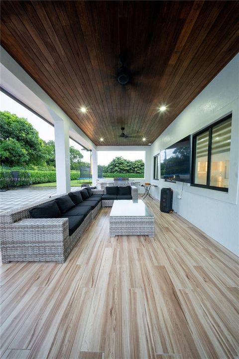 For Sale: $1,675,000 (5 beds, 4 baths, 3826 Square Feet)