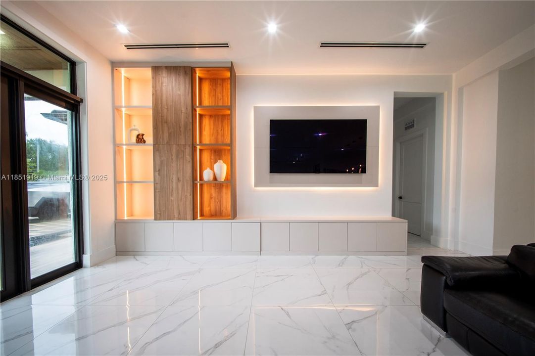 For Sale: $1,675,000 (5 beds, 4 baths, 3826 Square Feet)