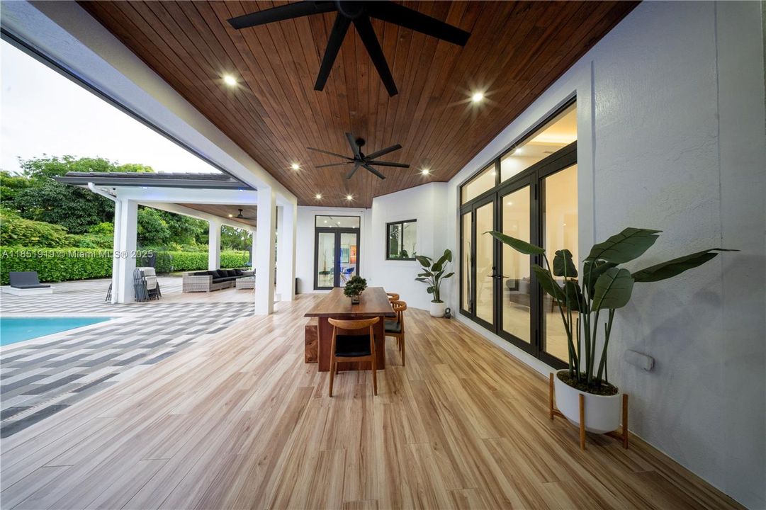 For Sale: $1,675,000 (5 beds, 4 baths, 3826 Square Feet)