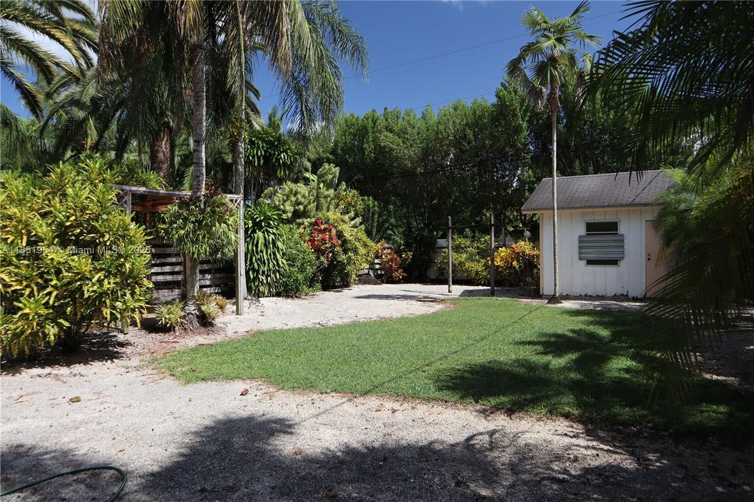 For Rent: $2,500 (2 beds, 1 baths, 1070 Square Feet)