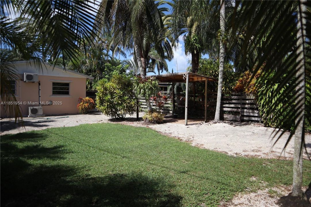 For Rent: $2,500 (2 beds, 1 baths, 1070 Square Feet)