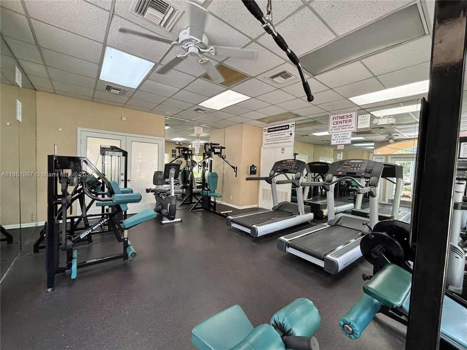 Vendido Recientemente: $499,999 (4 camas, 2 baños, 1515 Pies cuadrados)