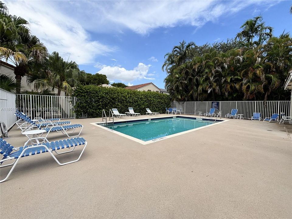 Vendido Recientemente: $499,999 (4 camas, 2 baños, 1515 Pies cuadrados)