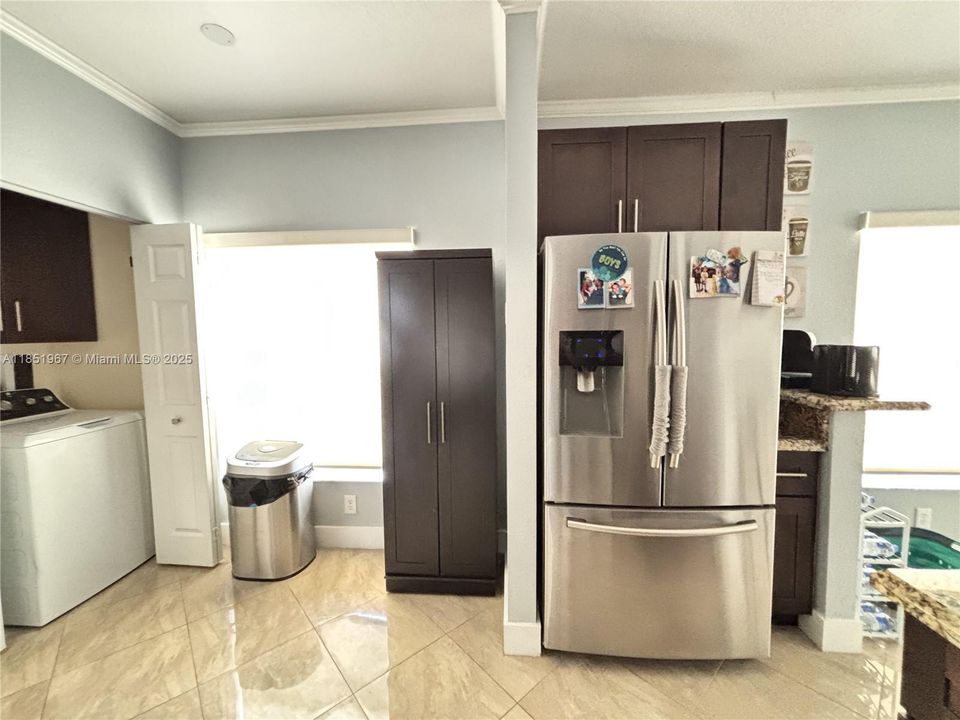 Vendido Recientemente: $499,999 (4 camas, 2 baños, 1515 Pies cuadrados)