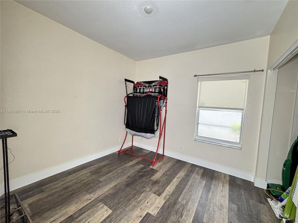 Vendido Recientemente: $499,999 (4 camas, 2 baños, 1515 Pies cuadrados)