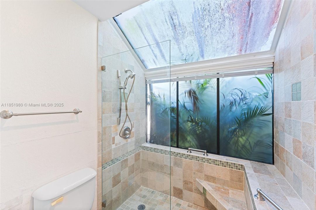 Под контрактом: $3,250 (2 спален, 2 ванн, 1395 Квадратных фут)