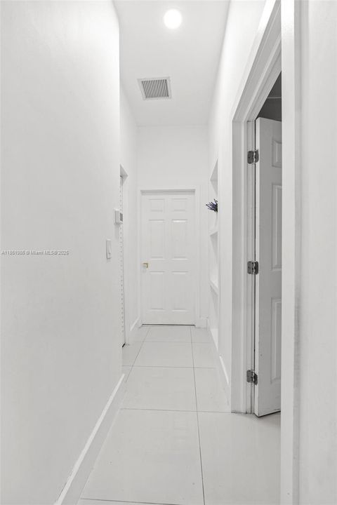 На продажу: $1,080,000 (5 спален, 4 ванн, 2083 Квадратных фут)