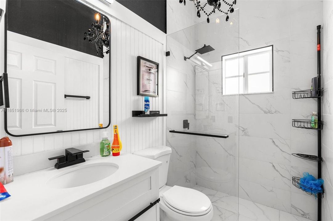 На продажу: $1,080,000 (5 спален, 4 ванн, 2083 Квадратных фут)