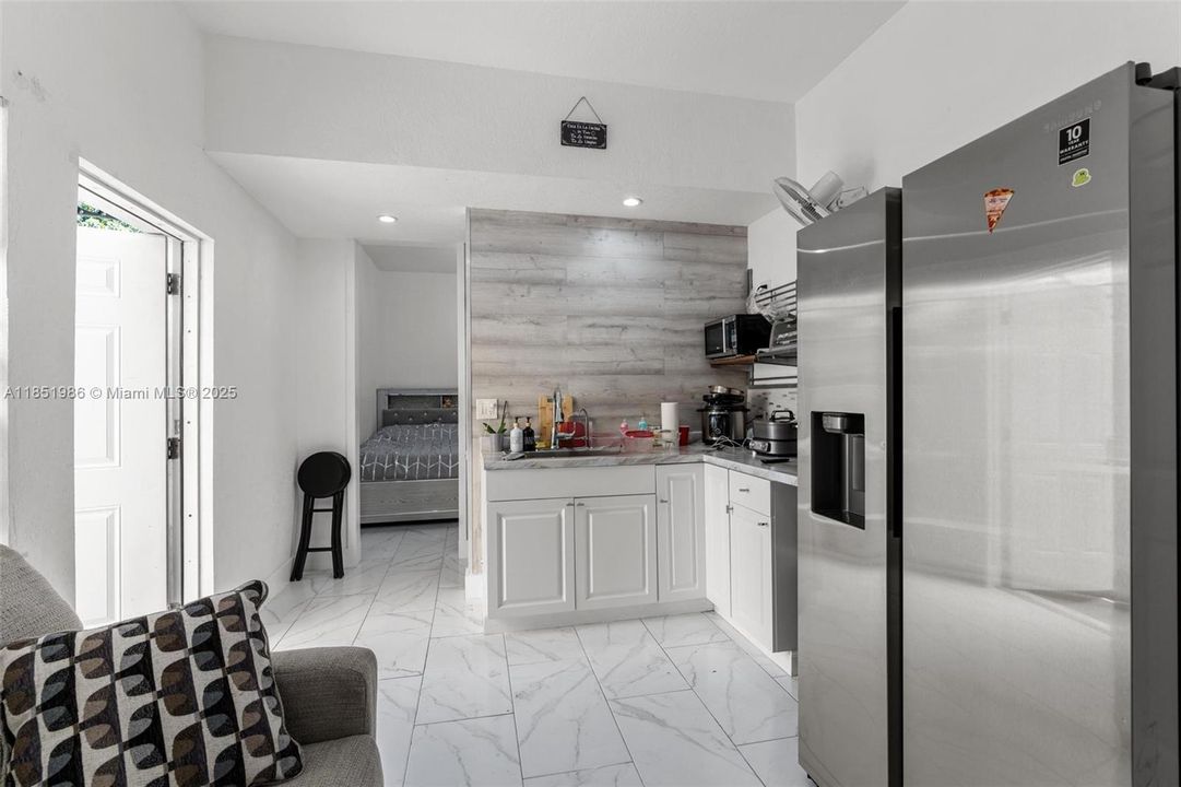 На продажу: $1,080,000 (5 спален, 4 ванн, 2083 Квадратных фут)