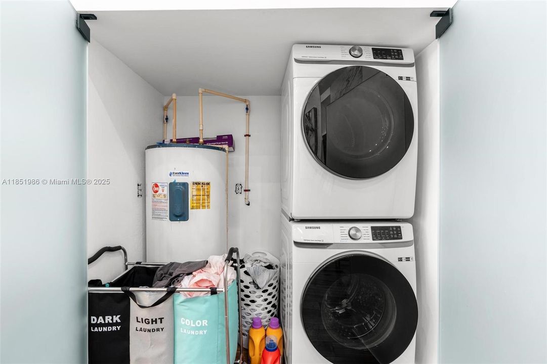 На продажу: $1,080,000 (5 спален, 4 ванн, 2083 Квадратных фут)