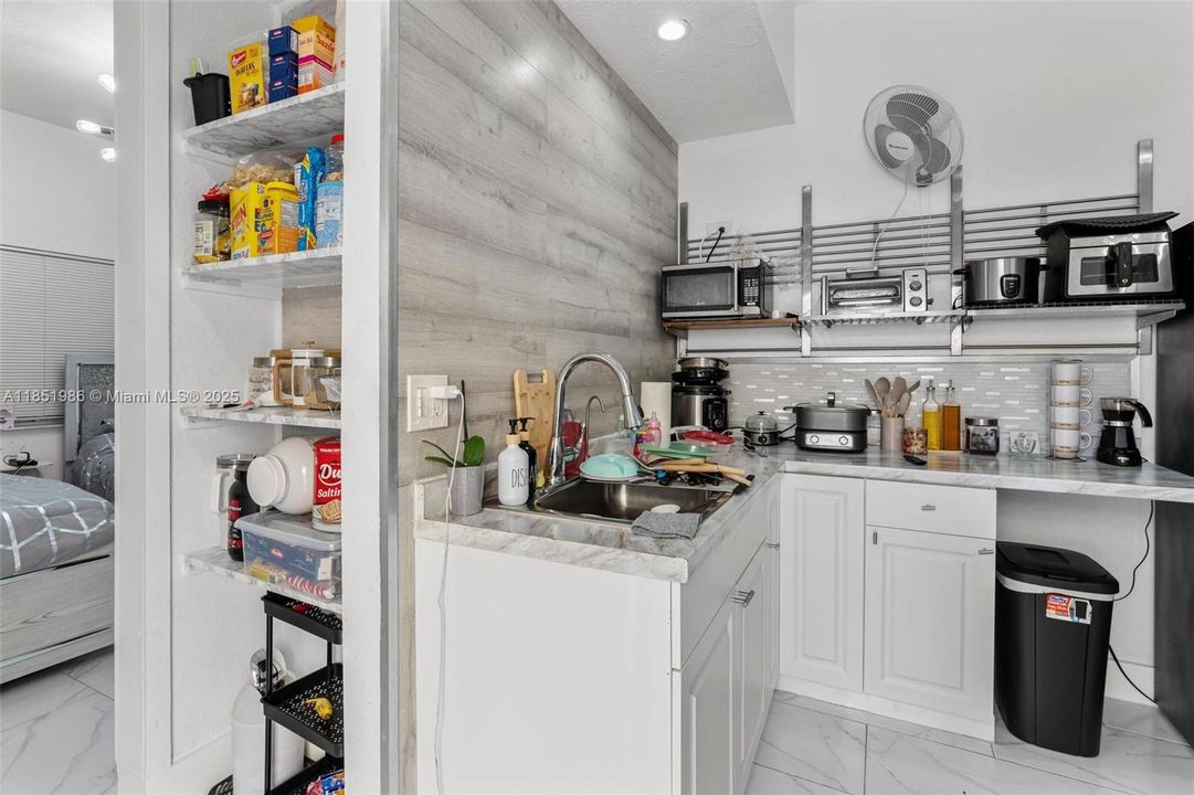 На продажу: $1,080,000 (5 спален, 4 ванн, 2083 Квадратных фут)