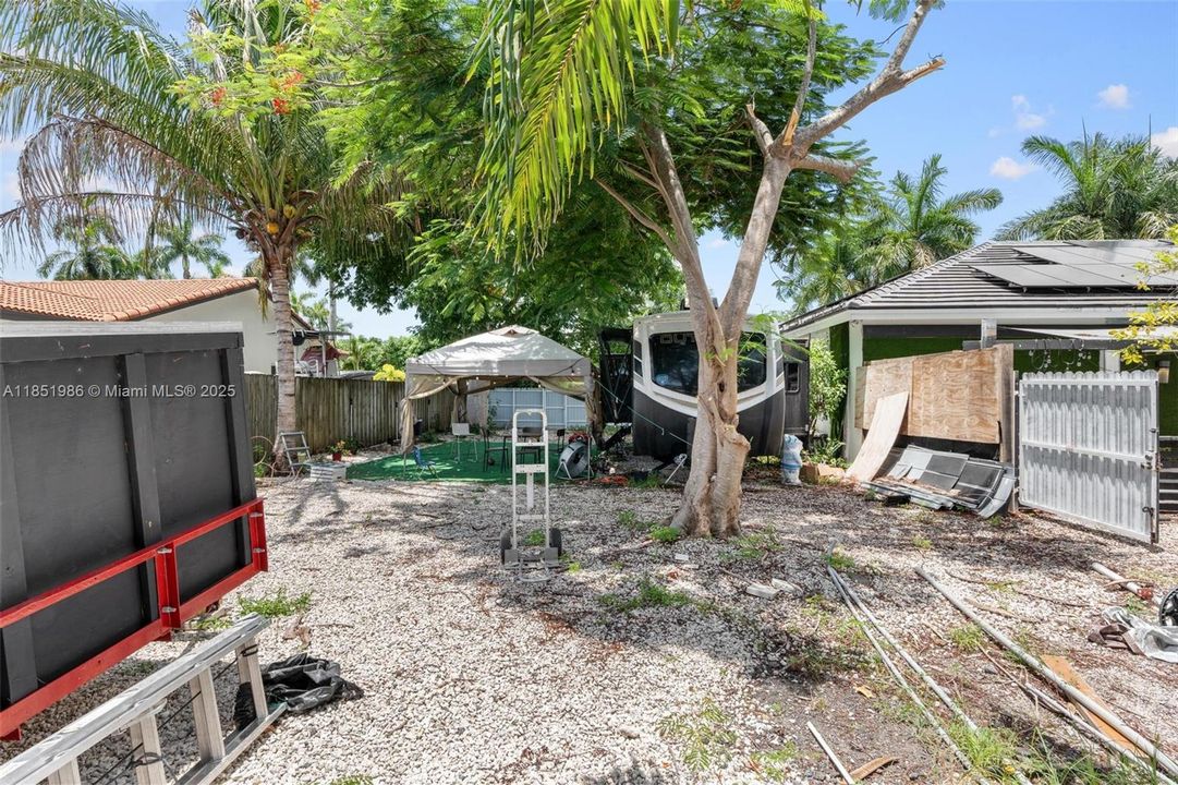 На продажу: $1,080,000 (5 спален, 4 ванн, 2083 Квадратных фут)