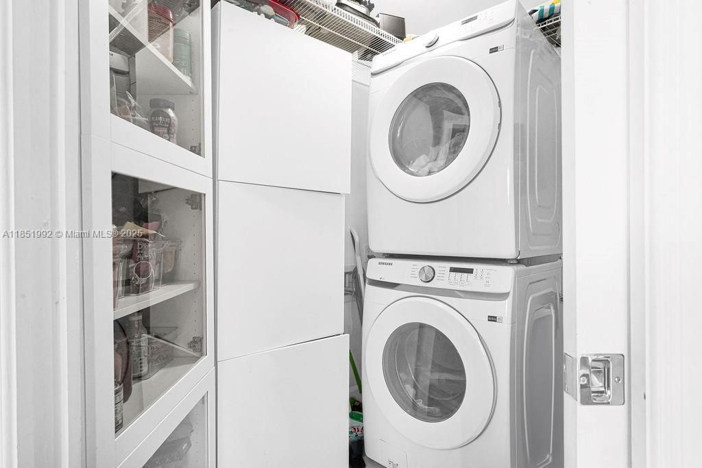 In-unit washer and dryer for convenience and privacy—essential for modern city living.