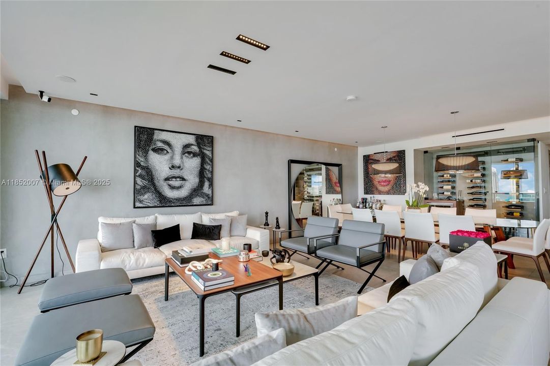 最近售出: $2,990,000 (4 贝兹, 4 浴室, 3620 平方英尺)