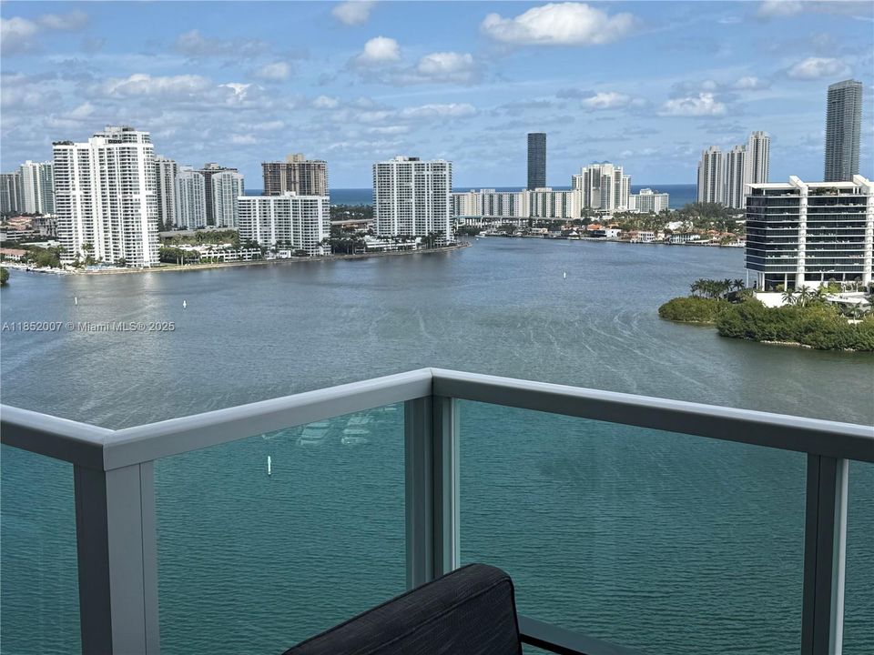 最近售出: $2,990,000 (4 贝兹, 4 浴室, 3620 平方英尺)