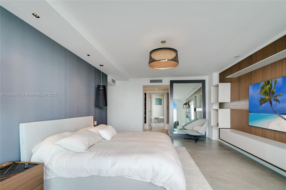 最近售出: $2,990,000 (4 贝兹, 4 浴室, 3620 平方英尺)