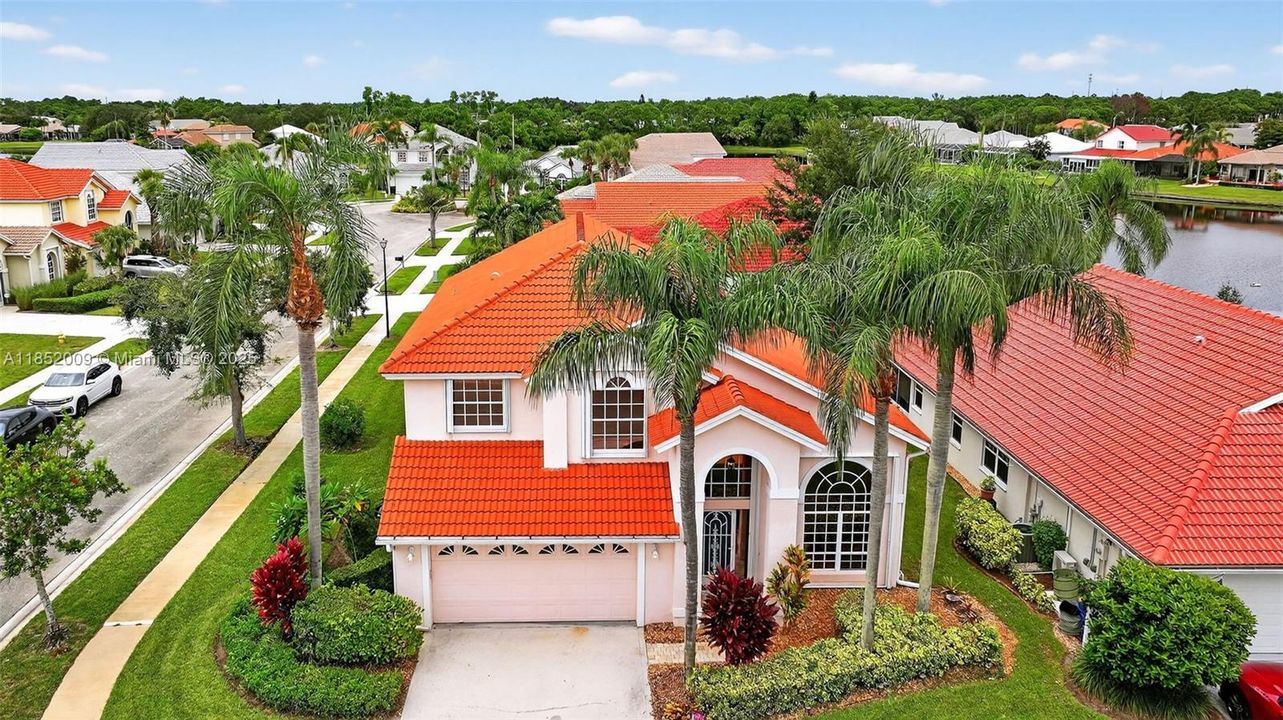 Recently Sold: $535,000 (4 beds, 3 baths, 2300 Square Feet)