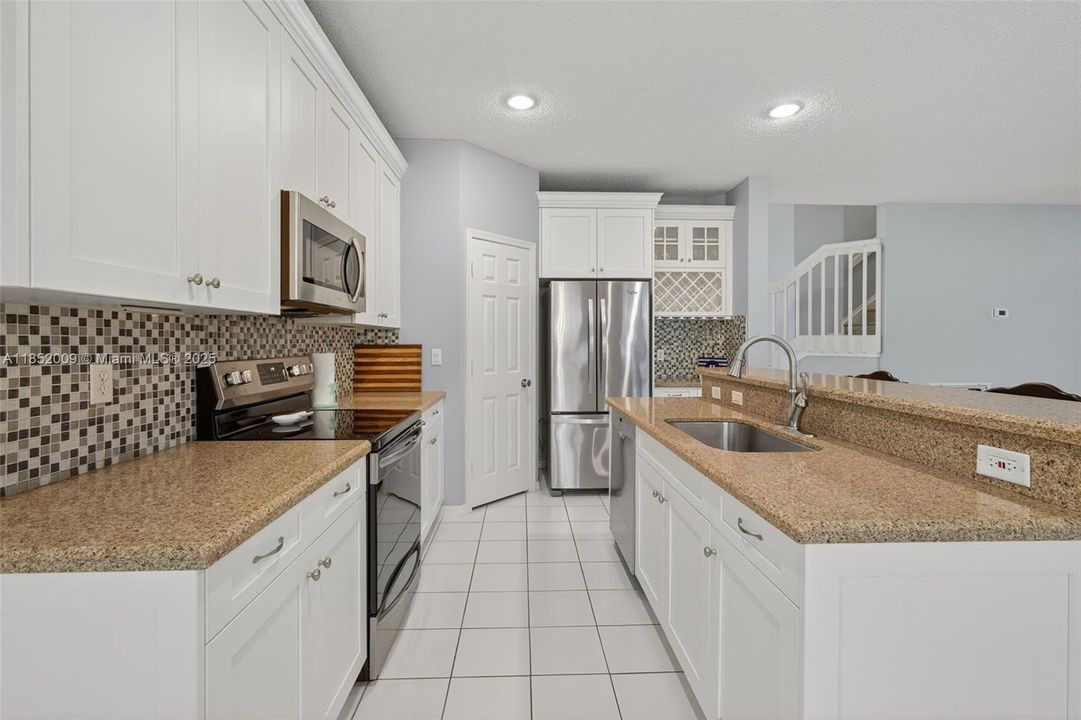 Recently Sold: $535,000 (4 beds, 3 baths, 2300 Square Feet)