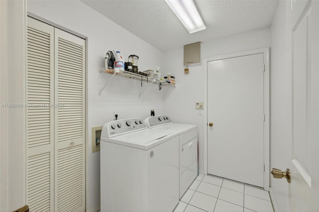 Recently Sold: $535,000 (4 beds, 3 baths, 2300 Square Feet)