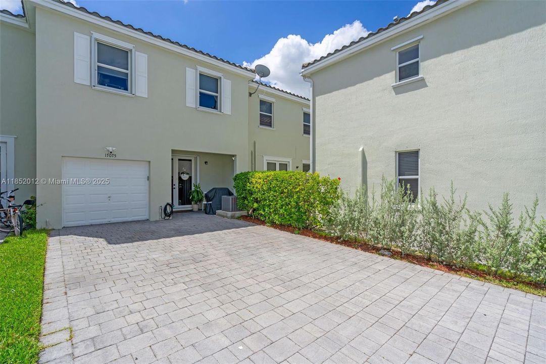 En Venta: $519,999 (3 camas, 2 baños, 1608 Pies cuadrados)