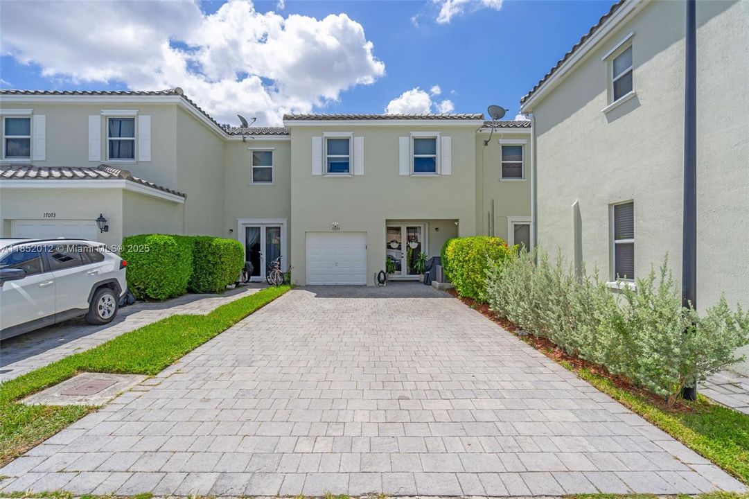 En Venta: $519,999 (3 camas, 2 baños, 1608 Pies cuadrados)