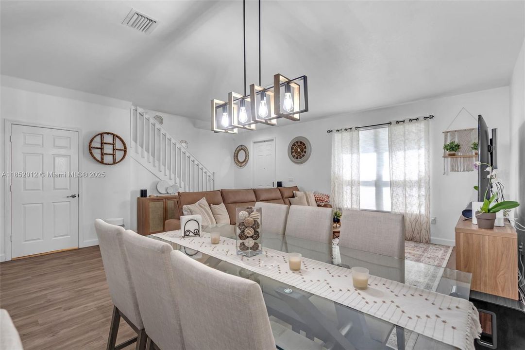 En Venta: $519,999 (3 camas, 2 baños, 1608 Pies cuadrados)