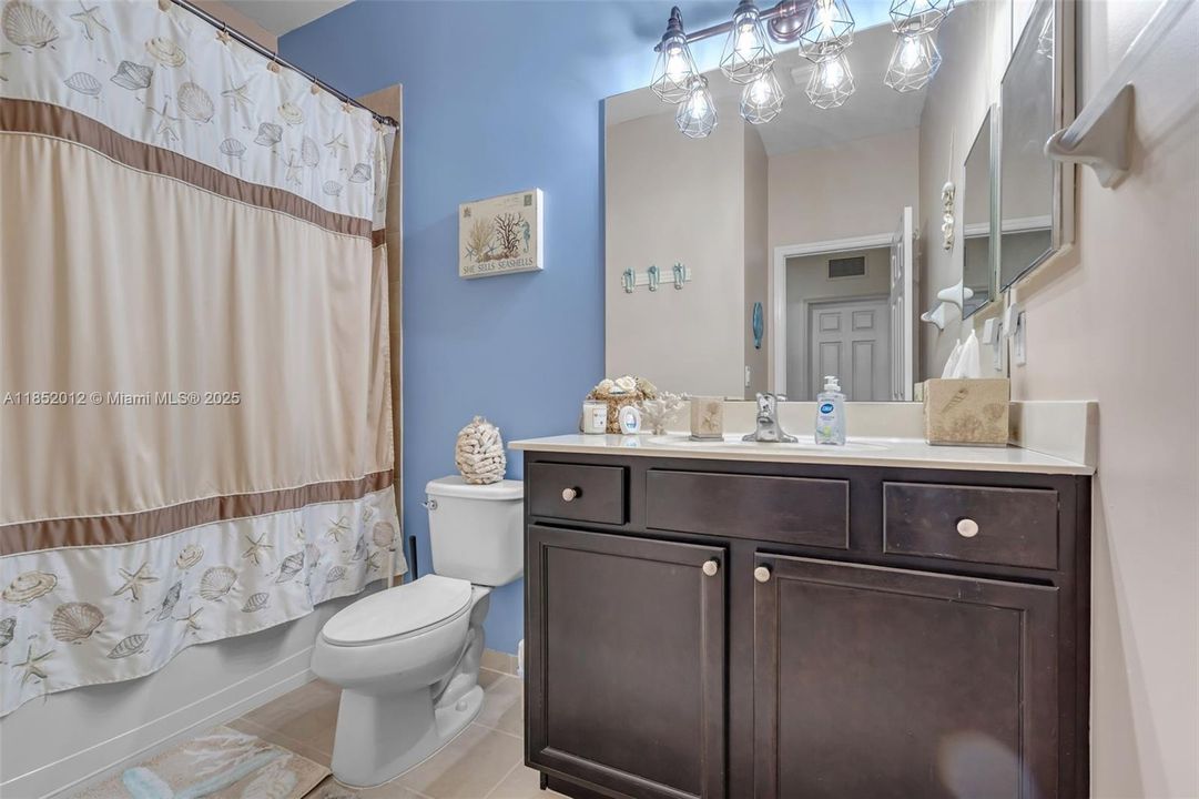 En Venta: $519,999 (3 camas, 2 baños, 1608 Pies cuadrados)