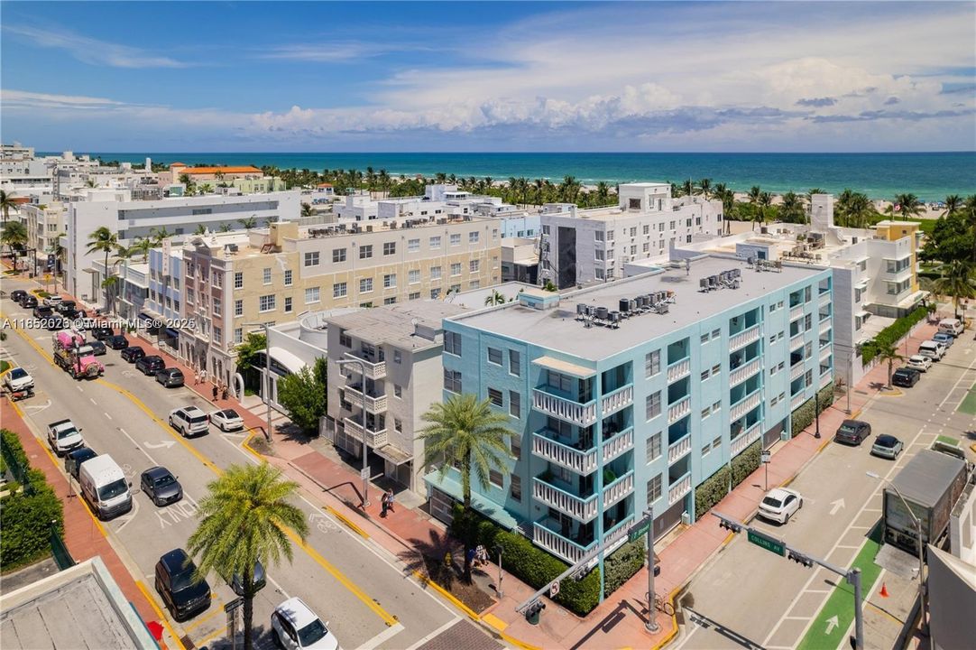 Recently Sold: $525,000 (2 beds, 2 baths, 940 Square Feet)