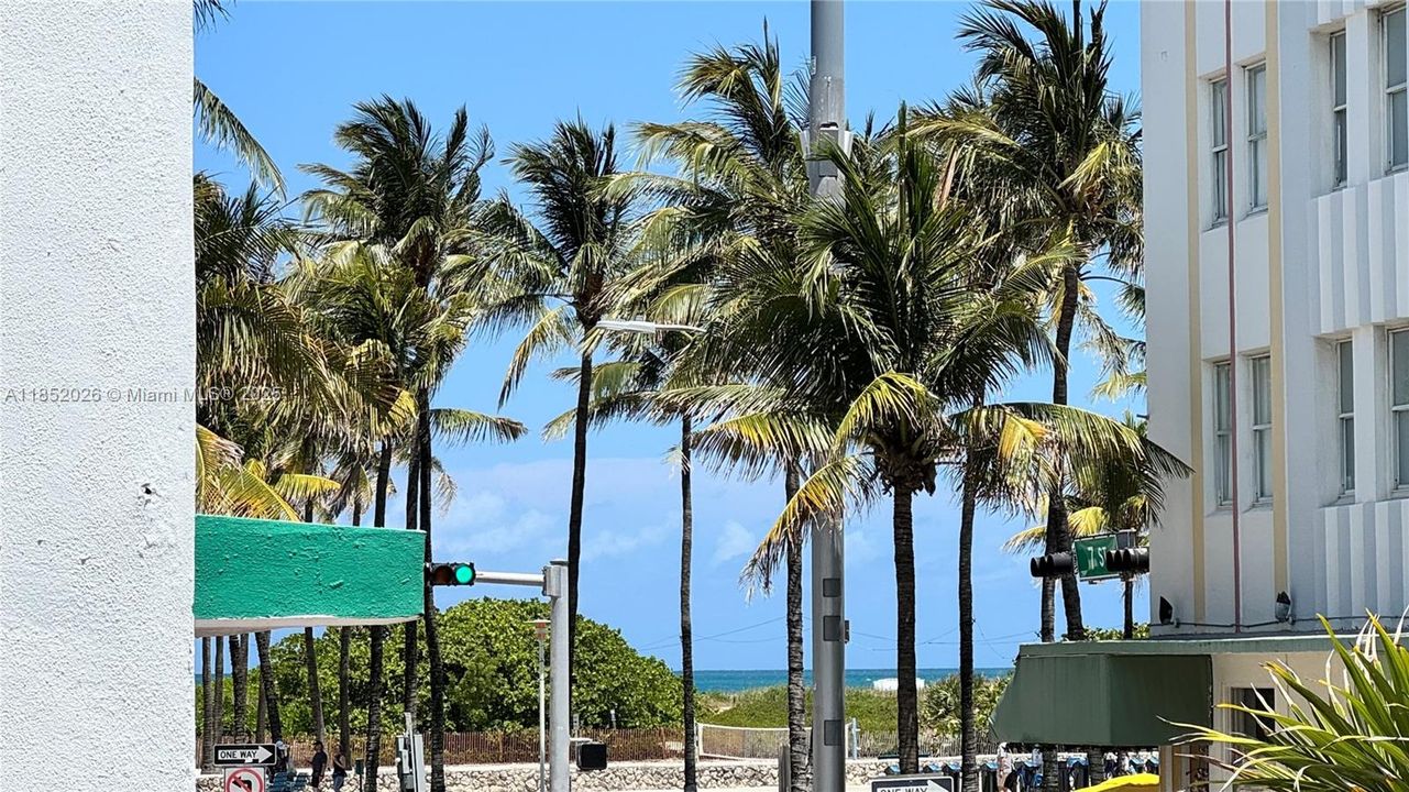 Recently Sold: $525,000 (2 beds, 2 baths, 940 Square Feet)