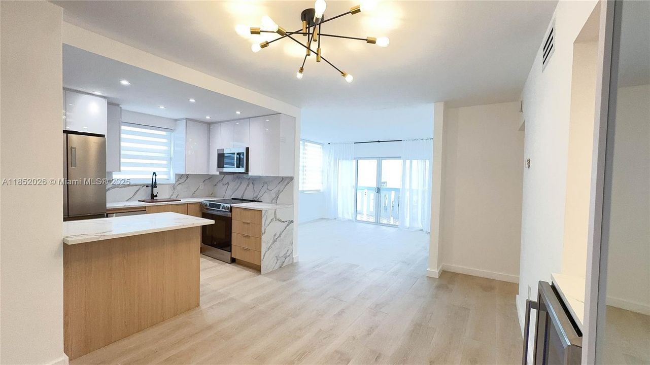 Recently Sold: $525,000 (2 beds, 2 baths, 940 Square Feet)