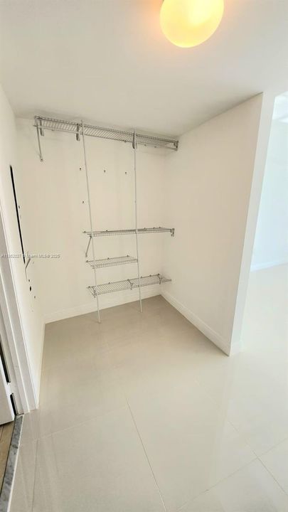 На продажу: $335,000 (1 спален, 1 ванн, 821 Квадратных фут)