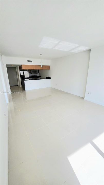 На продажу: $335,000 (1 спален, 1 ванн, 821 Квадратных фут)