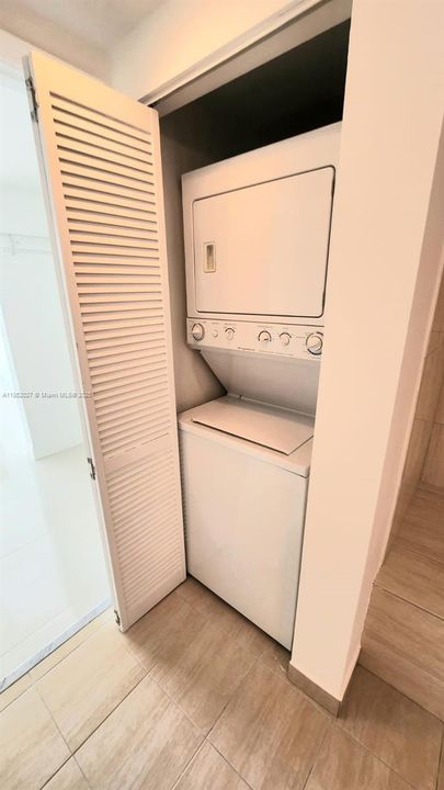 На продажу: $335,000 (1 спален, 1 ванн, 821 Квадратных фут)