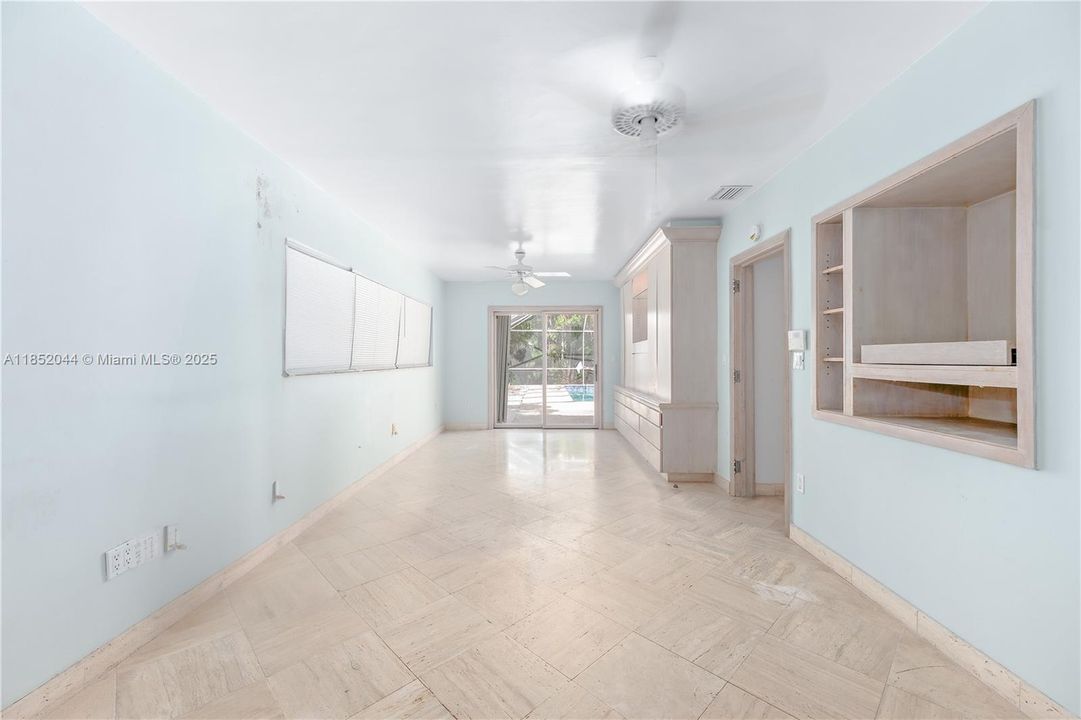 Recently Sold: $3,799,000 (3 beds, 3 baths, 2522 Square Feet)