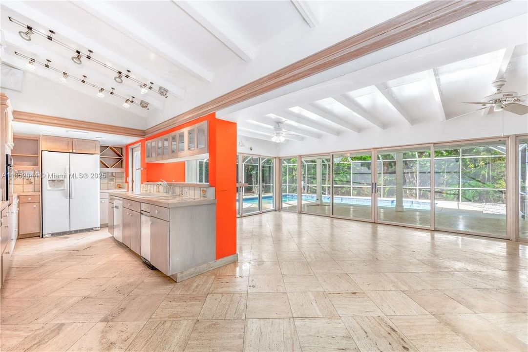 Recently Sold: $3,799,000 (3 beds, 3 baths, 2522 Square Feet)