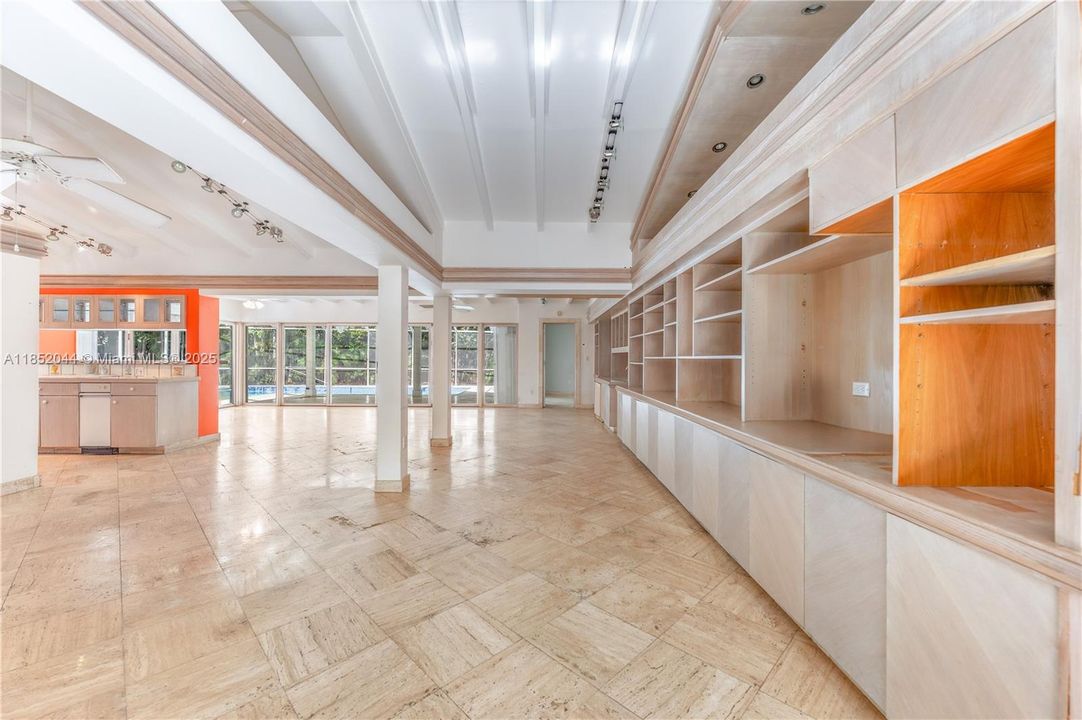 Recently Sold: $3,799,000 (3 beds, 3 baths, 2522 Square Feet)