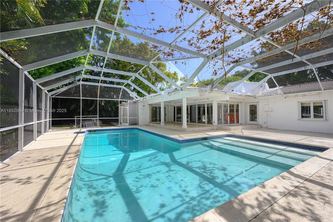 Recently Sold: $3,799,000 (3 beds, 3 baths, 2522 Square Feet)