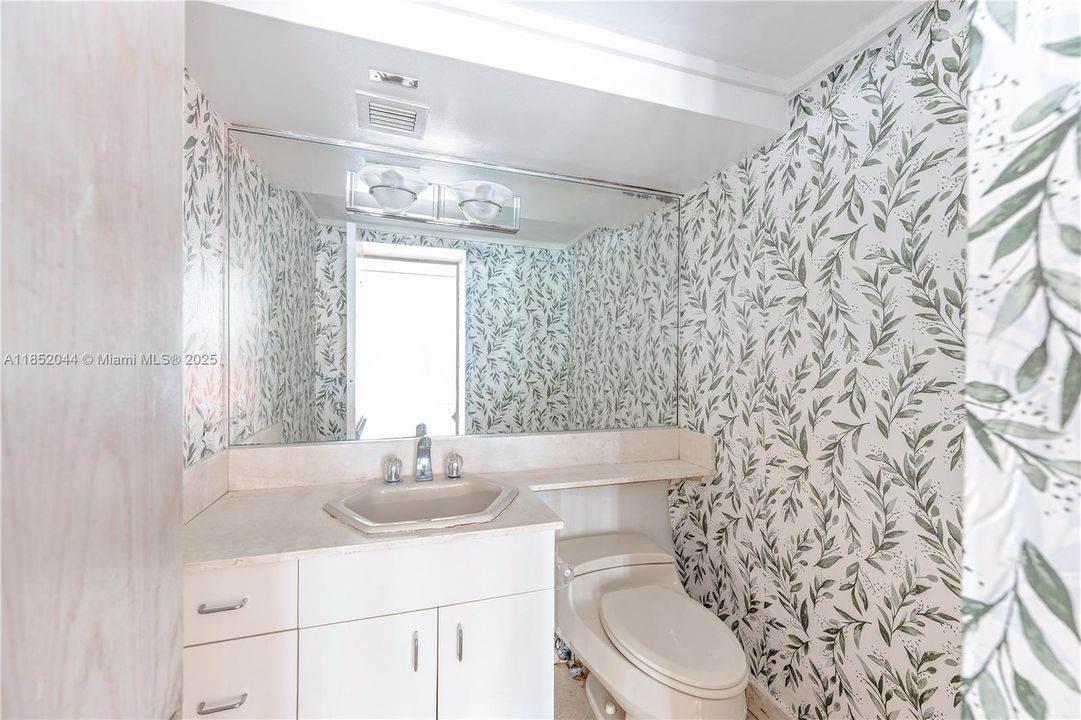 Recently Sold: $3,799,000 (3 beds, 3 baths, 2522 Square Feet)