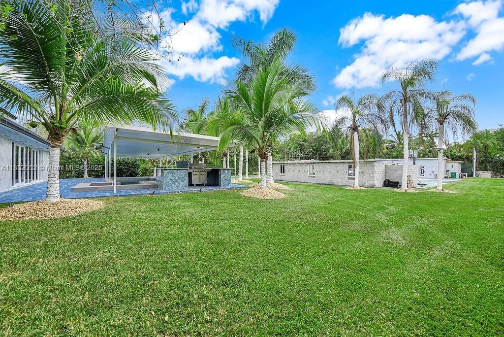 В аренду: $15,000 (5 спален, 4 ванн, 4119 Квадратных фут)