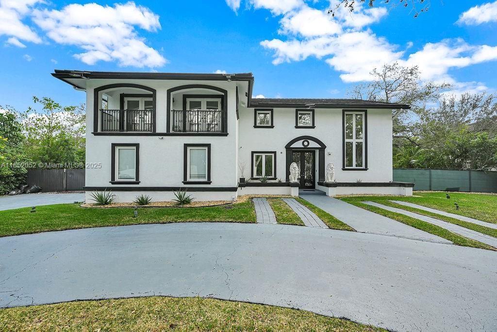 В аренду: $15,000 (5 спален, 4 ванн, 4119 Квадратных фут)