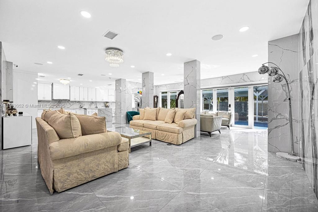 В аренду: $15,000 (5 спален, 4 ванн, 4119 Квадратных фут)