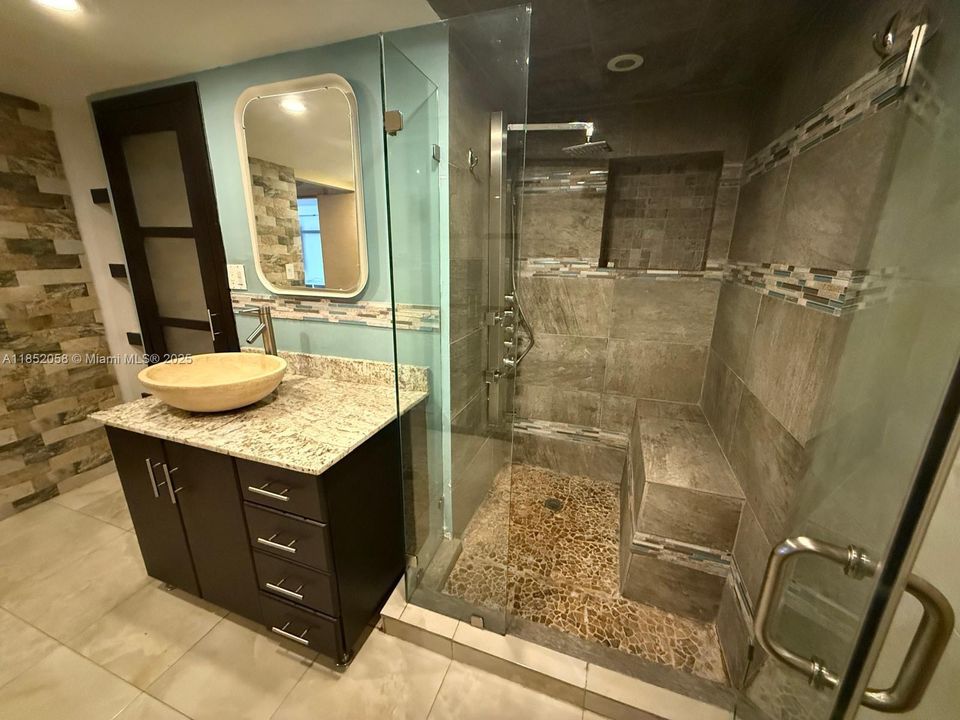 На продажу: $510,000 (2 спален, 2 ванн, 1287 Квадратных фут)