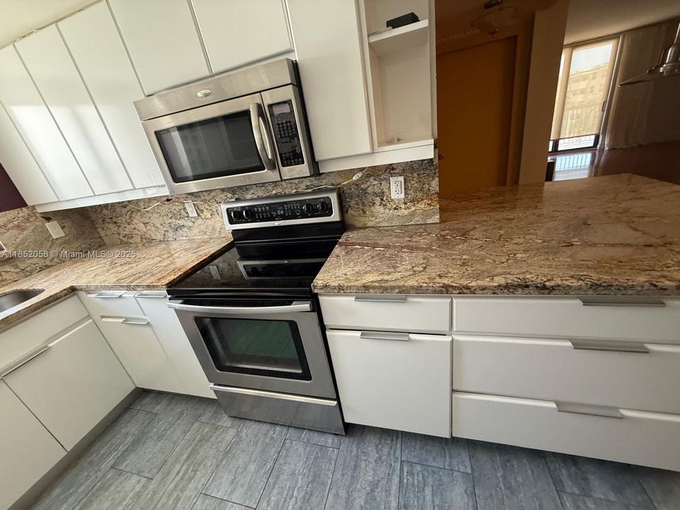 На продажу: $510,000 (2 спален, 2 ванн, 1287 Квадратных фут)