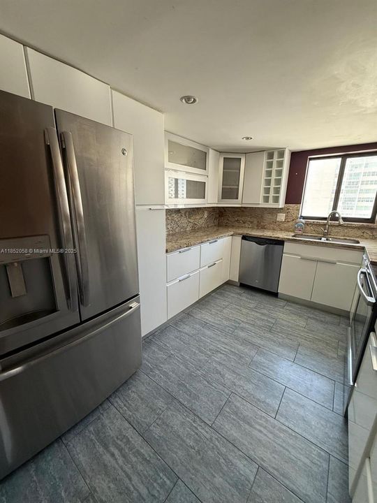 На продажу: $510,000 (2 спален, 2 ванн, 1287 Квадратных фут)