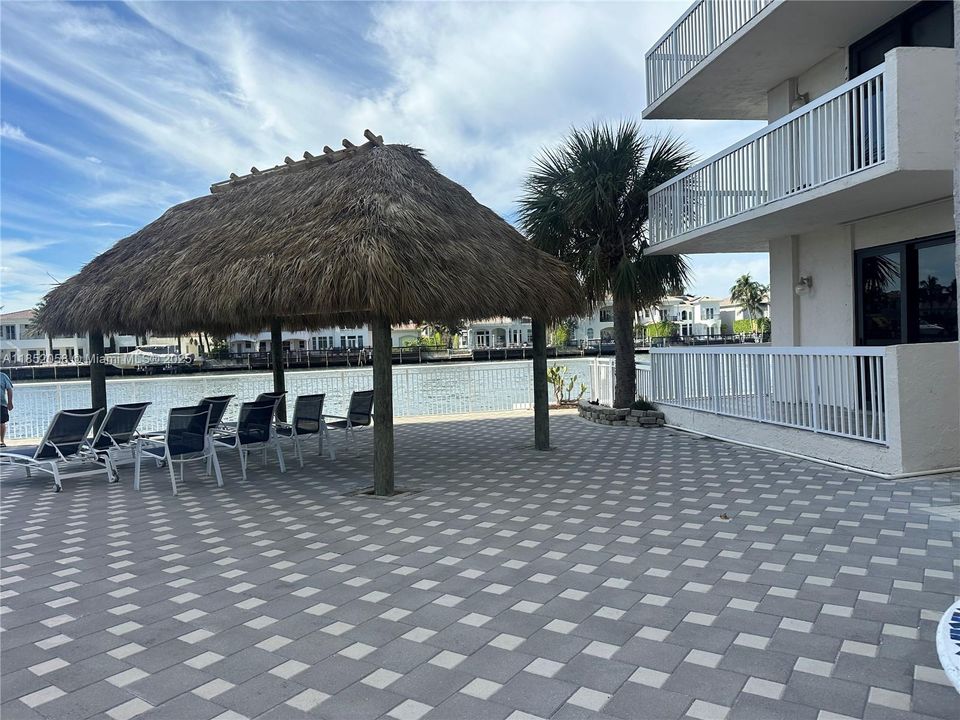 На продажу: $510,000 (2 спален, 2 ванн, 1287 Квадратных фут)