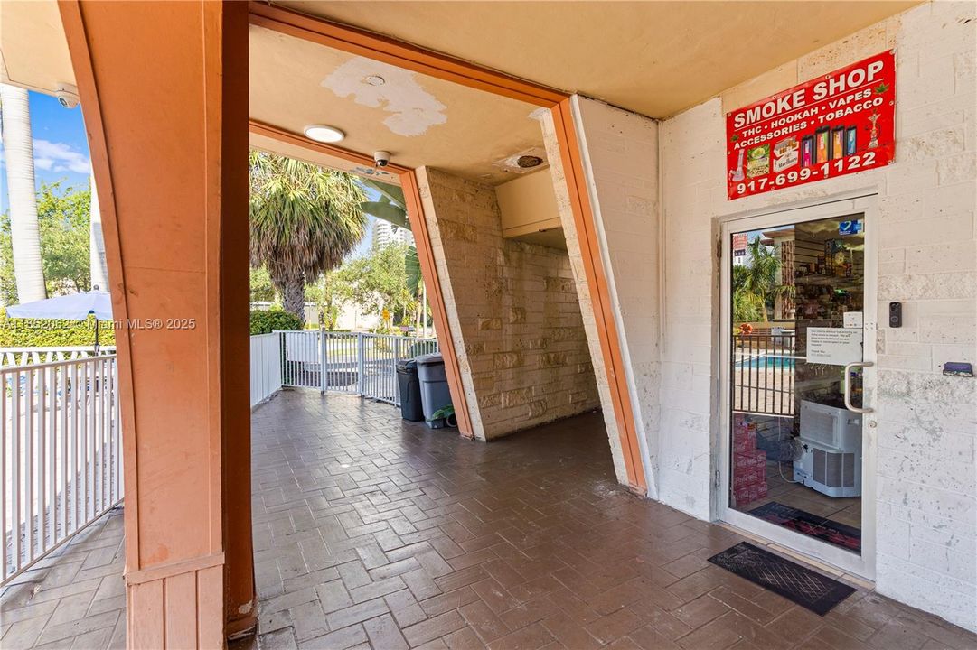 待售: $128,000 (1 贝兹, 1 浴室, 320 平方英尺)