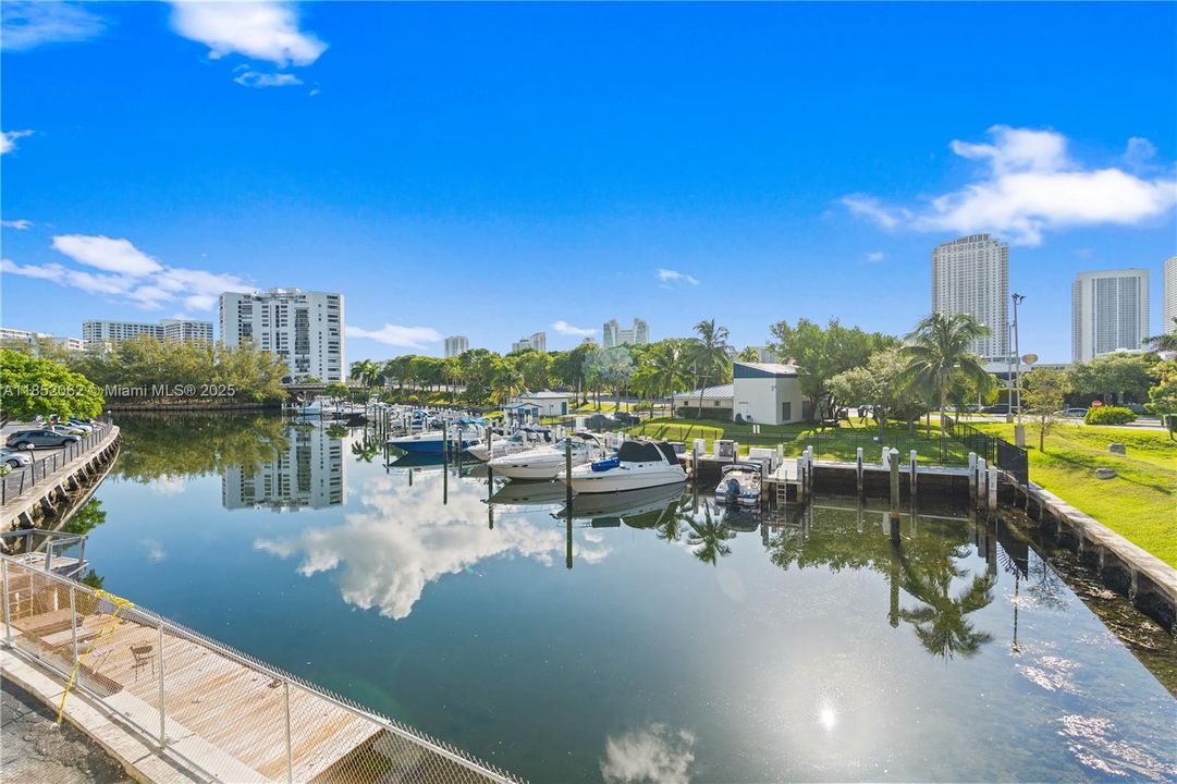 待售: $128,000 (1 贝兹, 1 浴室, 320 平方英尺)