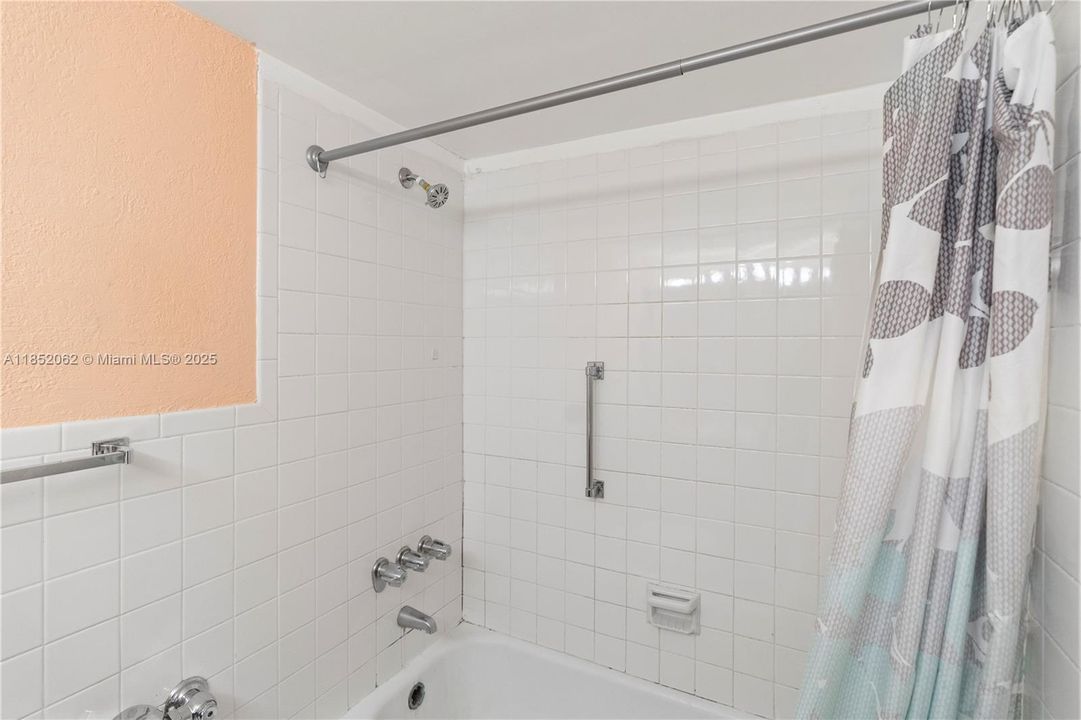 待售: $128,000 (1 贝兹, 1 浴室, 320 平方英尺)