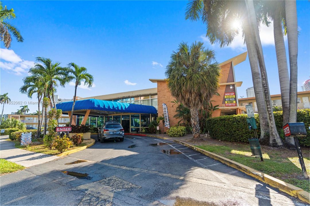 待售: $128,000 (1 贝兹, 1 浴室, 320 平方英尺)