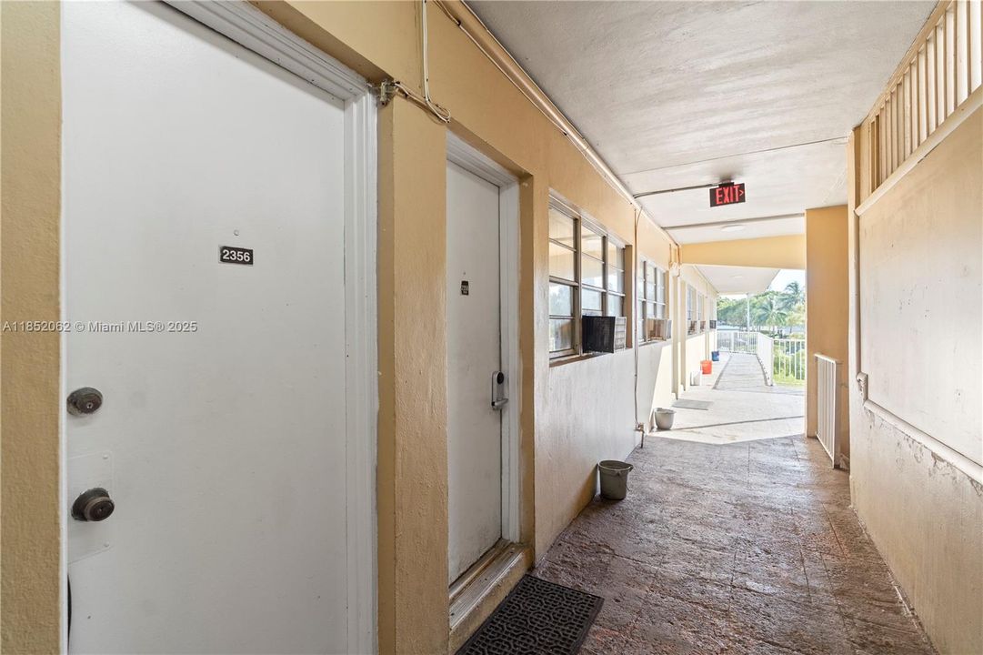 待售: $128,000 (1 贝兹, 1 浴室, 320 平方英尺)